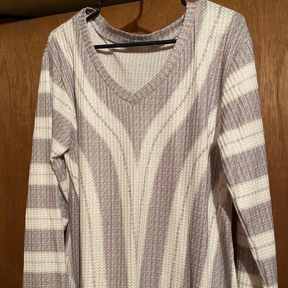 Light weight sweater